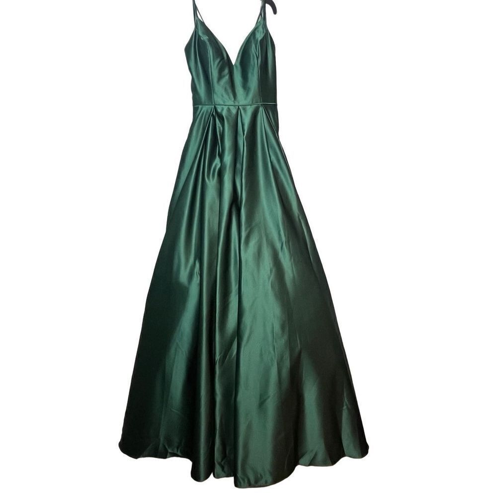 Blondie Nites Juniors' Gathered-Bust Boned-Waist Ball Gown Emerald Green Size 3